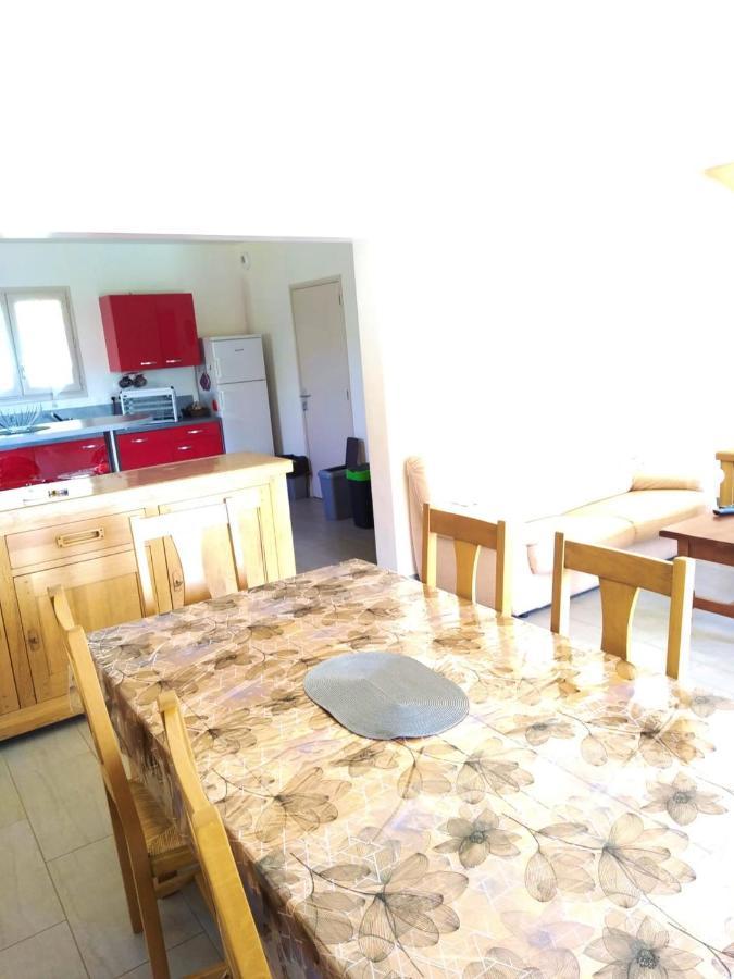 Maison Accueillante A Nant Avec Piscine Partagee Kültér fotó