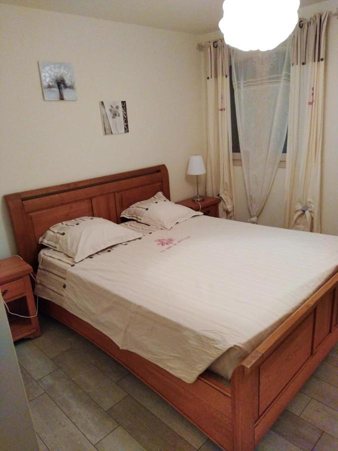 Maison Accueillante A Nant Avec Piscine Partagee Kültér fotó